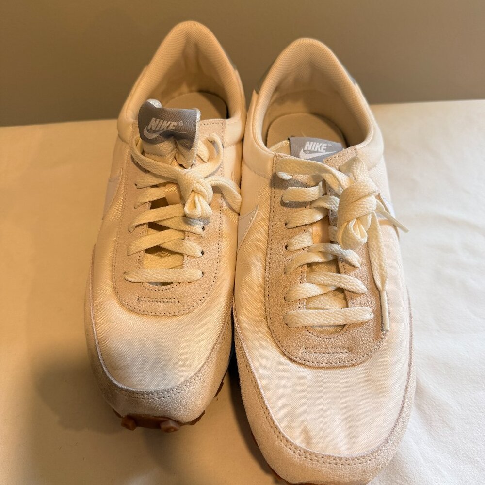 Nike  Daybreak White